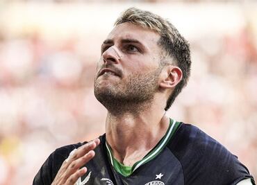 Santiago Giménez se despide del Feyenoord con emotivo video; “espero que siempre me recuerdes”