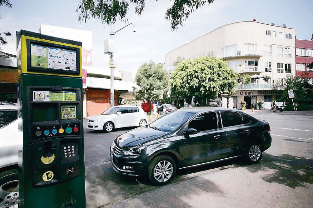 Según la Secretaría de Finanzas, hasta noviembre del año pasado el monto de los recursos recaudados por parquímetros ascendía a 116.6 millones de pesos (ARCHIVO EL UNIVERSAL)