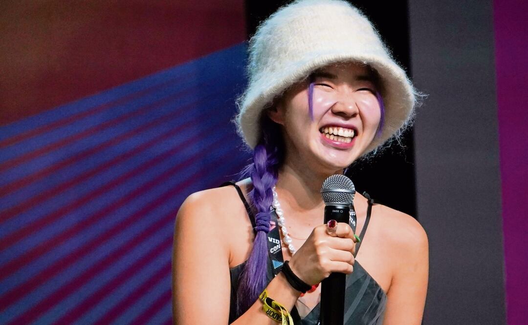 Chingu cuenta anécdotas graciosas de su vida diaria en YouTube. Foto: VidCon México