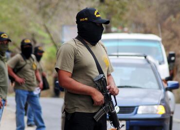 Comunitarios de Chilapa retienen a policías municipales y a presuntos integrantes de “Los Ardillos”