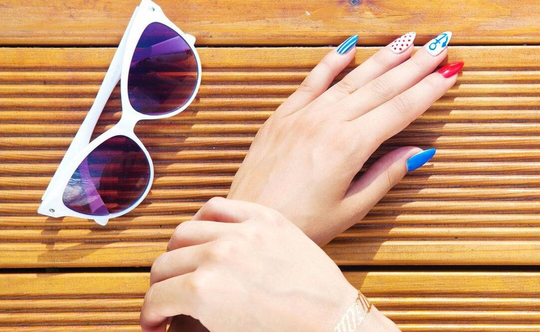 Anclas, nudos y símbolos de la navegación son los detalles de la manicura náutica. Foto: Istockphoto