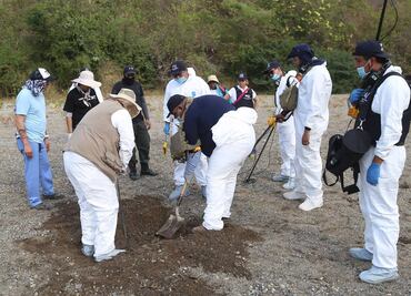 Acuerdan iniciar exhumación de restos humanos en fosa irregular en Morelos
