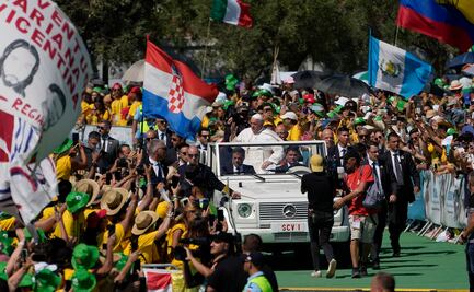 Papa Francisco pide a los jóvenes en una misa multitudinaria en Lisboa que "no tengan miedo"