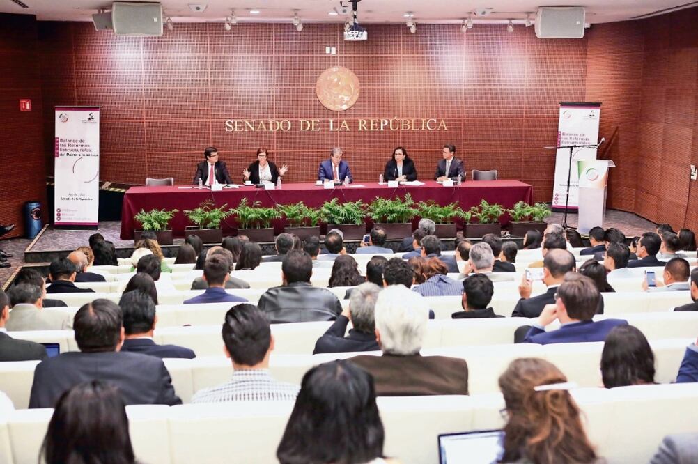 Participantes en el tercer día de sesiones del foro El balance de las reformas estructurales, realizado en el Senado. (CORTESÍA)