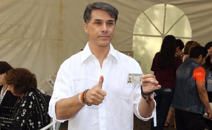 Sergio Mayer acude a votar y confía en que haya un cambio