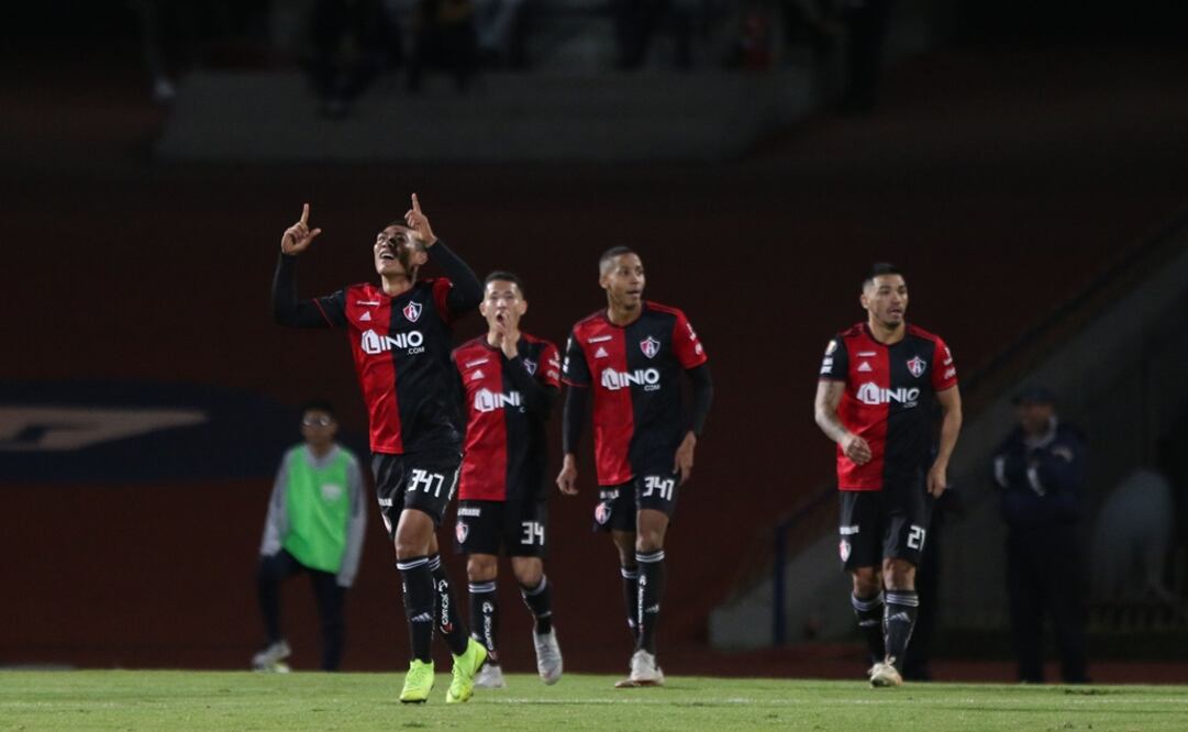 Jugadores de Atlas festejando el triunfo en Copa MX. FOTO/ CARLOS MEJÍA