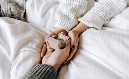 Mujer se hace viral por ignorar la propuesta de matrimonio de su novio