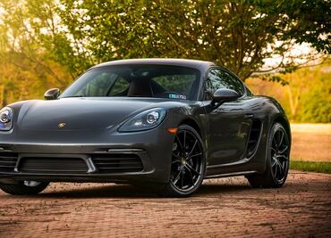 ¿Por qué los Porsche tienen la llave del lado izquierdo del volante?