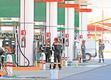 Clausuran gasolinera en León por brindar litros incompletos