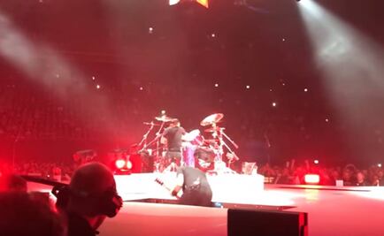James Hetfield de Metallica se cae en concierto