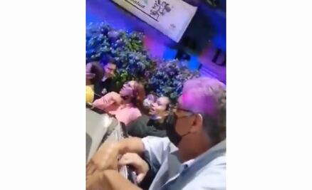 Detienen a personal médico por orinar en la vía pública en Naucalpan; denuncian abuso de autoridades