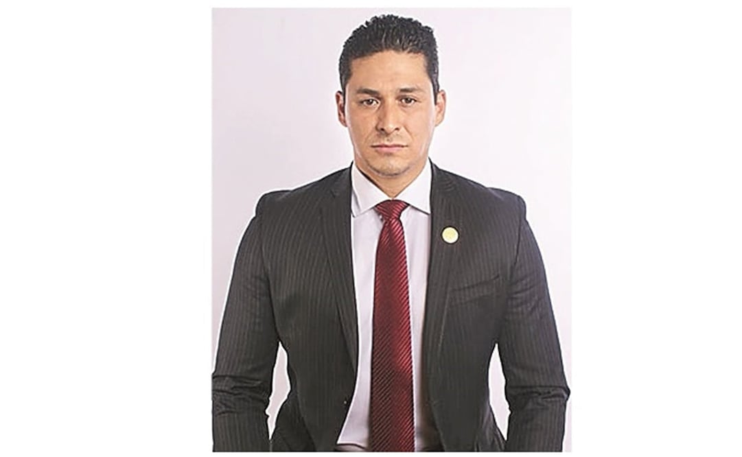 Carlos J. Fernández