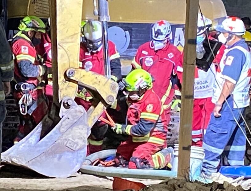 Recuperan segundo cuerpo en obra derrumbada en Puebla