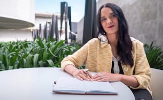 Alma Delia Murillo es reconocida con el Premio Bellas Artes de Narrativa Colima 2026