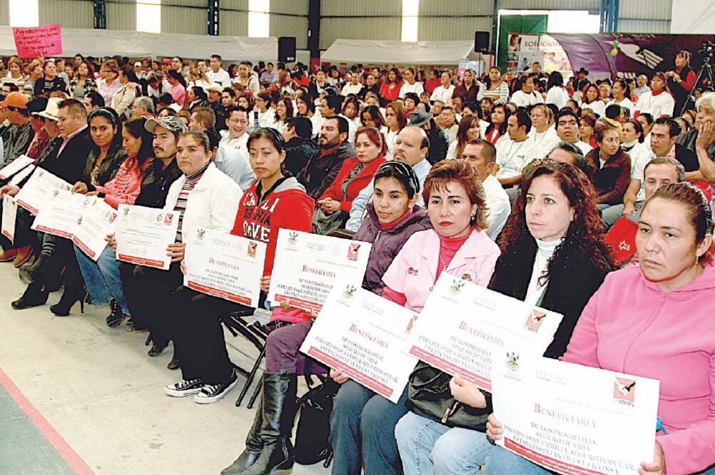 Algunos programas sociales serán llevados de otras dependencias a Sedesol (ARCHIVO. EL UNIVERSAL)