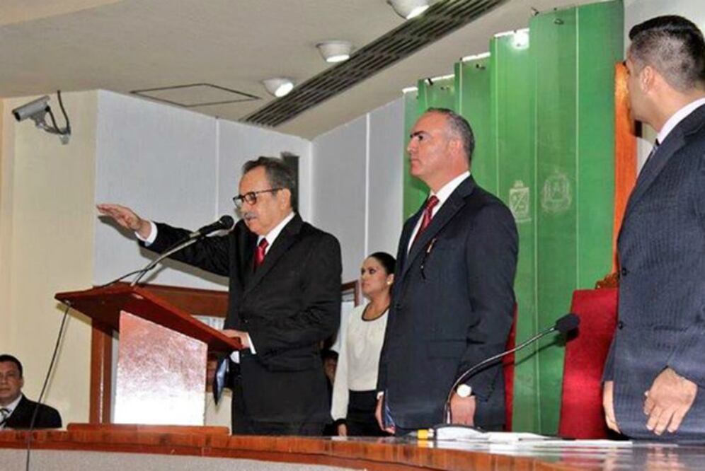 Interino protesta como gobernador de Colima