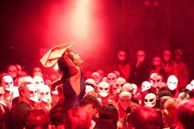 Siniestra obra de teatro en Nueva York permite recorrer a pie sus escenarios