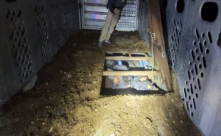 Rescatan en Arizona a 9 migrantes mexicanos transportados en remolque de ganado