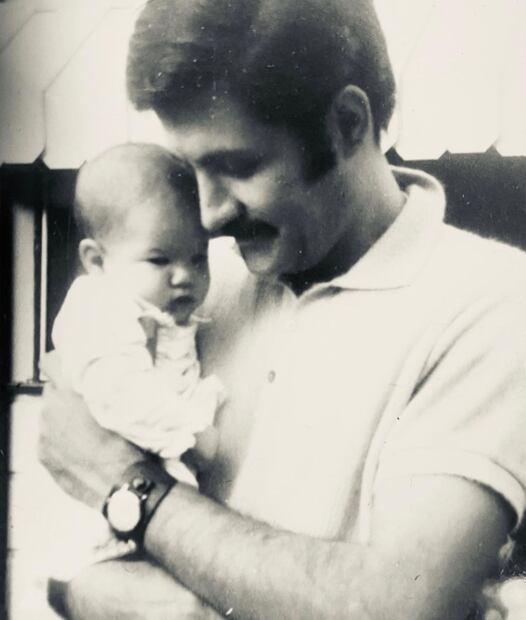 Quién era John Aniston, el fallecido padre de Jennifer Aniston