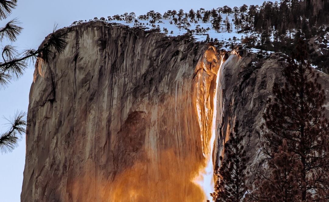 La "cascada de fuego" puede verse entre mediados y finales de febrero, en el valle de Yosemite, California. Foto: iStock