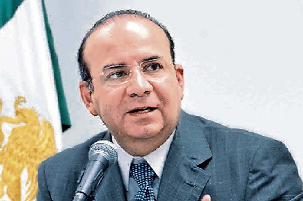 Relevo. Alfonso Navarrete, ex secretario del Trabajo, tomó protesta al cargo el miércoles pasado. (ARCHIVO EL UNIVERSAL)