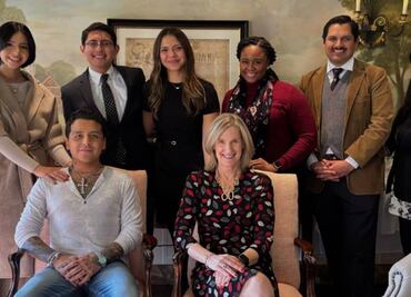 Ángela Aguilar, orgullosa de Christian Nodal: presume premio que recibe su esposo en la Universidad de Harvard