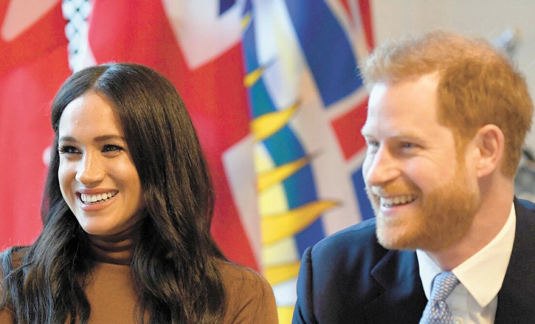 Meghan Markle, duquesa de Sussex, con el príncipe Enrique en Canada House en Londres, el pasado martes. Foto: REUTERS