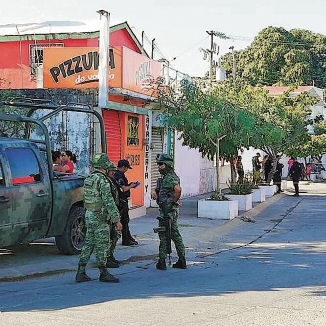 Hiram Moreno, director del semanario Evidencias, dijo que fue atacado por una persona que viajaba en motocicleta. ESPECIAL