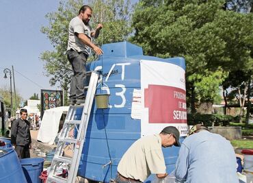 Azcapotzalco: se forman dos horas para llenar cubetas