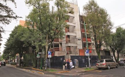 Vecinos protestan por supuesto fraude inmobiliario en Benito Juárez y la Cuauhtémoc; piden ayuda de autoridades