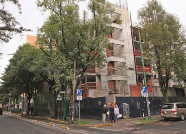 Vecinos protestan por supuesto fraude inmobiliario en Benito Juárez y la Cuauhtémoc; piden ayuda de autoridades