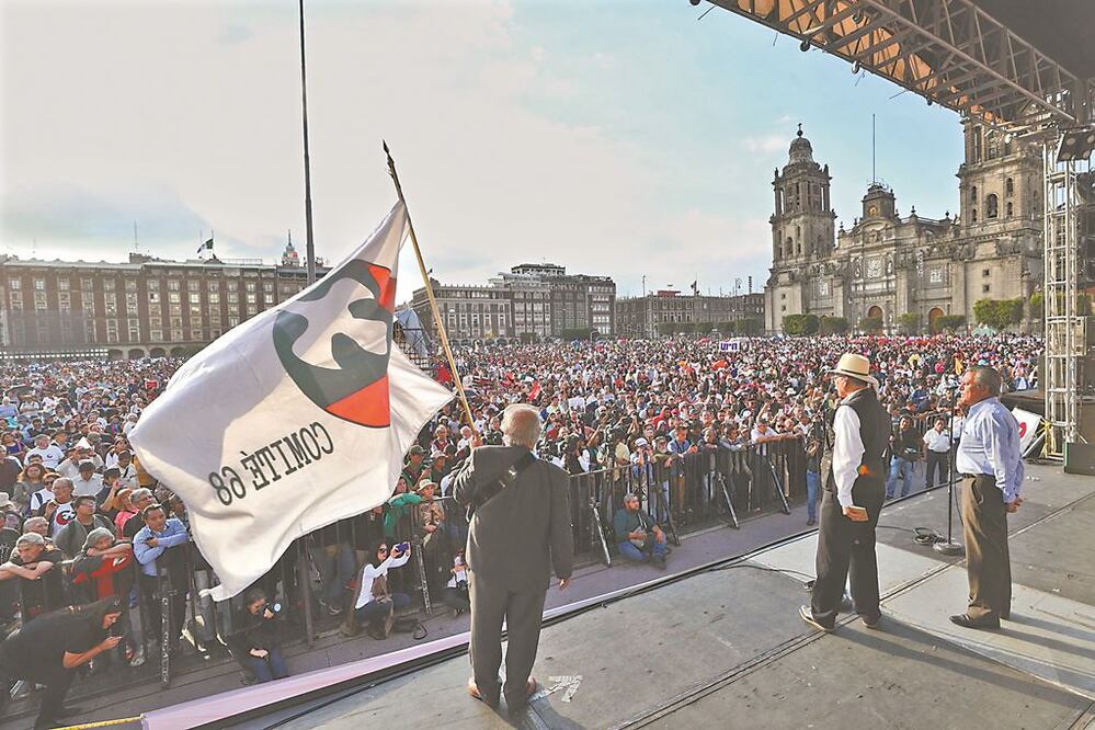 La marcha iniciada en la Plaza de las Tres Culturas, en Tlatelolco, concluyó con un mitin en la Plaza de la Constitución, en el Centro Histórico de la Ciudad de México, donde se congregaron cerca de 10 mil personas. DIEGO SIMÓN. EL UNIVERSAL