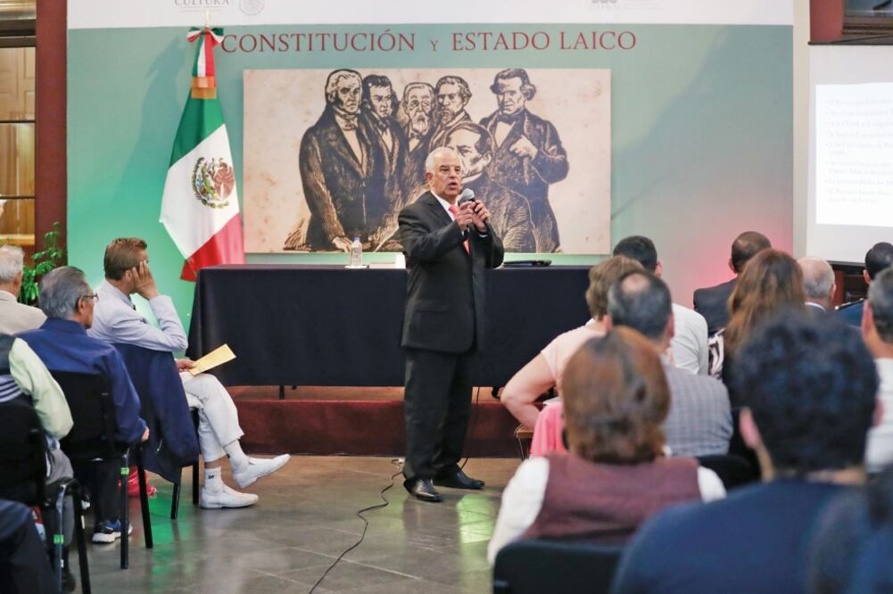 Jorge Nuño, director del Centro de Estudios Económicos y Sociales del Tercer Mundo, fue ponente magistral en el curso sobre los Presidentes de México. (IVÁN STEPHENS. EL UNIVERSAL)