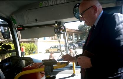 Inicia cobro electrónico en transporte público del Edomex