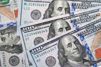 Dólar toca los 18 pesos por temor a posible aprobación de reformas constitucionales de AMLO