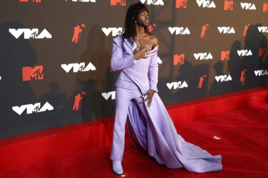 MTV VMAs 2021: Caen estrellas en la alfombra roja