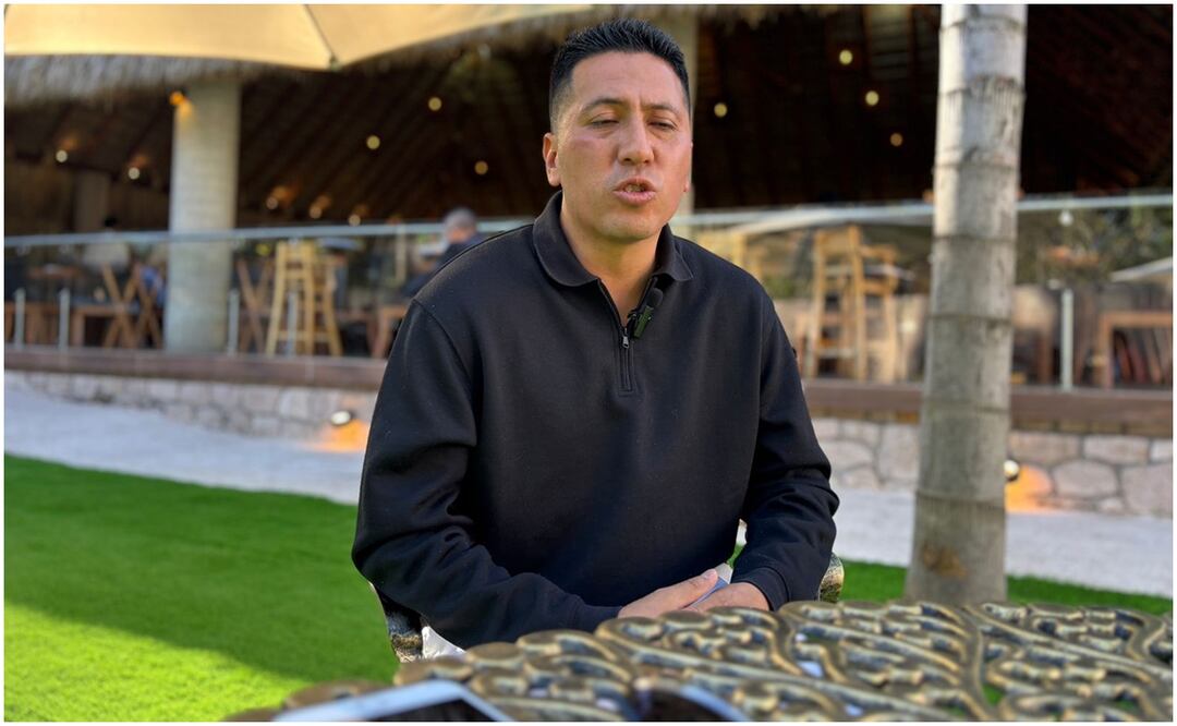 Baldemar Tariácuri Hernández Rodríguez, el empresario secuestrado el pasado 18 de noviembre, regresó este miércoles a su restaurante ubicado en Pátzcuaro (27/11/2024): Foto: Carlos Arrieta / EL UNIVERSAL