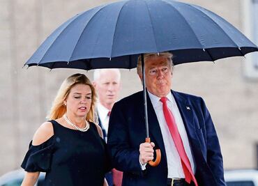 Trump adelanta que nominará a Pam Bondi como fiscal general de EU; fue una de sus abogadas durante su primer juicio político