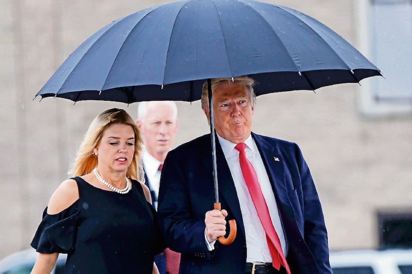 Trump adelanta que nominará a Pam Bondi como fiscal general de EU; fue una de sus abogadas durante su primer juicio político