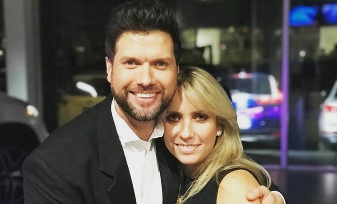 Mauricio Martínez junto a su hermana.