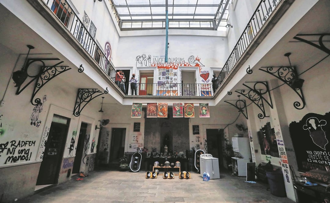 La sede de la CNDH fue tomada por un grupo feminista llamado Okupa. Foto: Archivo/EL UNIVERSAL.