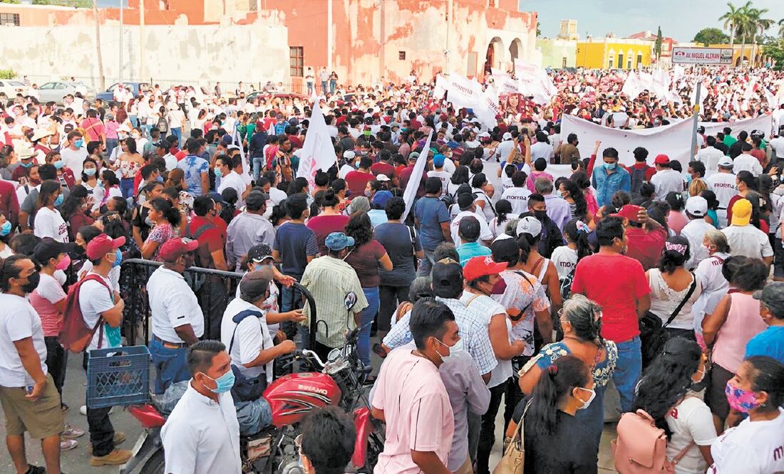 Cientos de personas marcharon ayer en Campeche para respaldar a la candidata de Morena, Layda Sansores, quien tiene una ligera ventaja en el PREP. Foto: YAZMÍN RODRÍGUEZ. EL UNIVERSAL