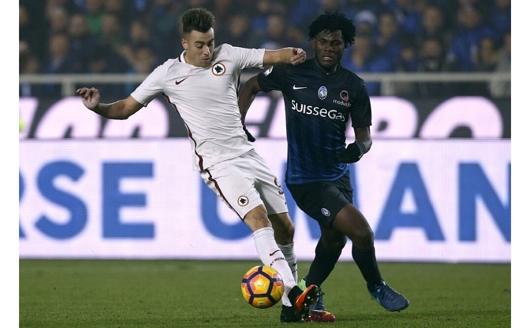 Franck Kessié, que juega para el AC Milán, no está hasta donde se sabe implicado en este tipo de tratos, pero es uno de los futbolistas marfileños más destacados en Italia (Foto: EFE/Archivo)