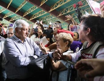 Inicia AMLO gira por cierre de campaña