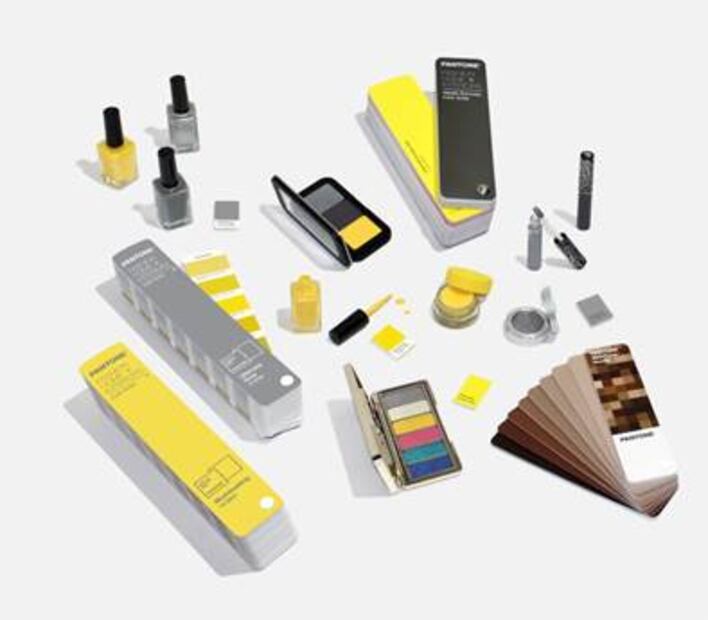 Así podrás incluir el color del año 2021 de Pantone en la moda y la belleza