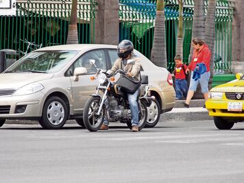 Mueren dos hombres en accidente de motocicleta