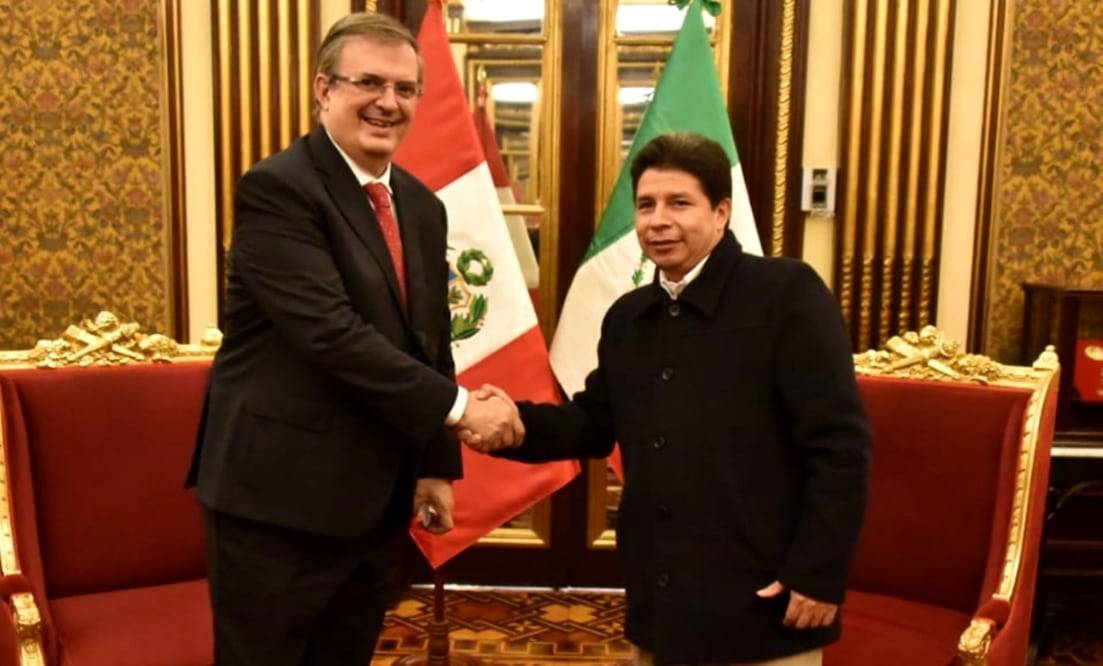 El canciller Marcelo Ebrard se reunió con el presidente de Perú, Pedro Castillo, con quien acordó incrementar el turismo. Foto: especial
