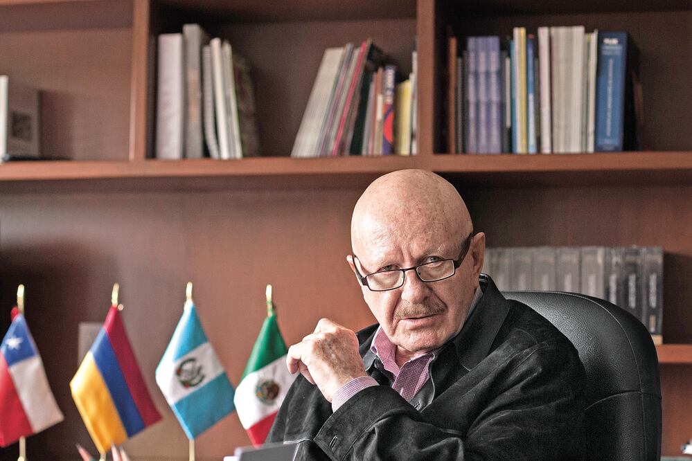 Manuel Mondragón y Kalb, titular de la Conadic, resaltó el trabajo para aplicar los programas preventivos. Foto: Especial