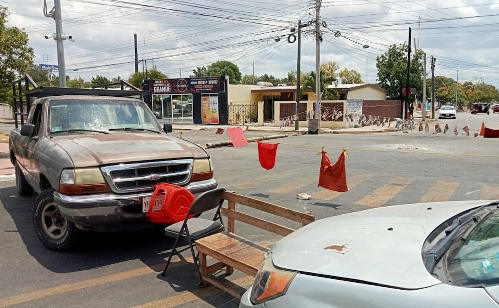 Los afectados señalan que la CFE se ha negado a cambiar el transformador viejo. | Foto: Especial.