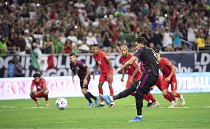 Memes no perdonan a Carlos Salcedo, tras lamentable actuación vs Canadá